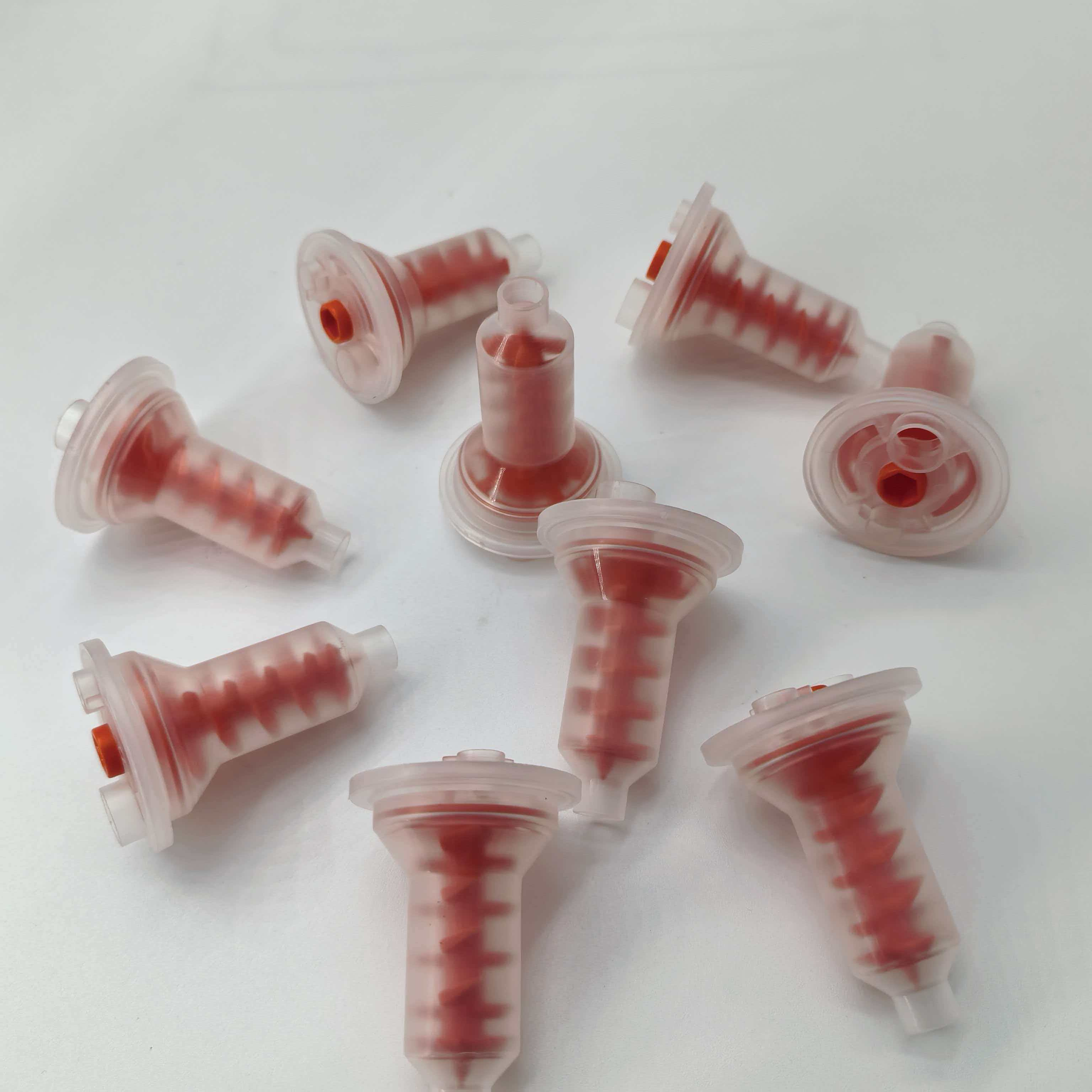 Одноразовый стоматологический инструмент, идеально подходящий для протравки и нанесения зубных камней. Стоматологический конвейер