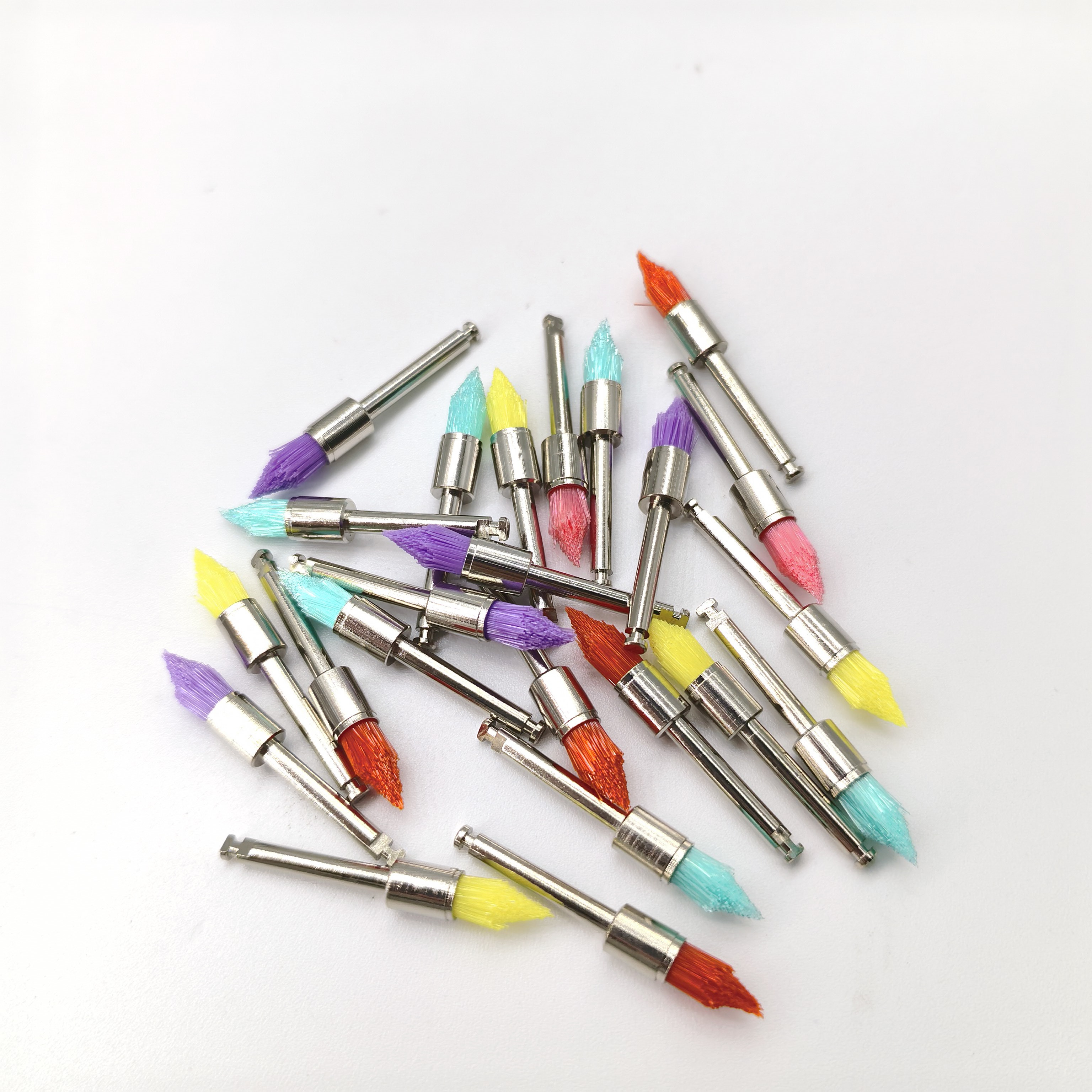 Ouwen Multi-Color Опционально 100 шт./кор. Практичная коническая кисть с цветовой кодировкой и защелкой